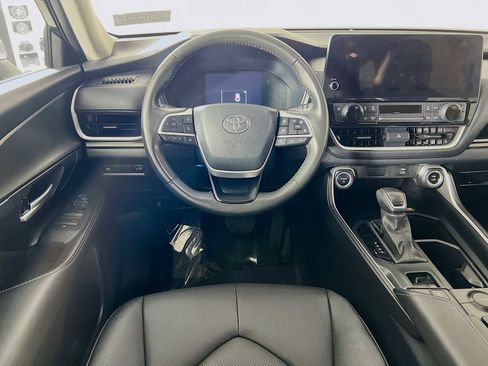 Used 2024 Toyota Grand Highlander XLE image 21