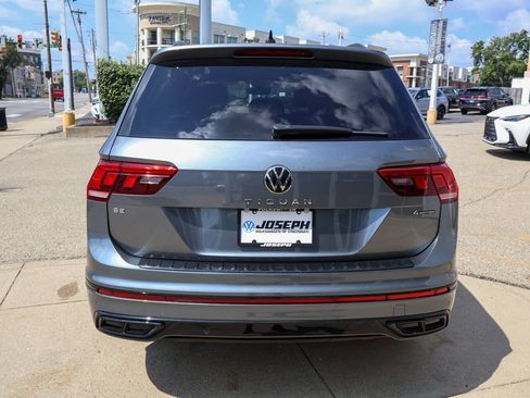 Used 2022 Volkswagen Tiguan SE R-Line AWD/4WD image 4