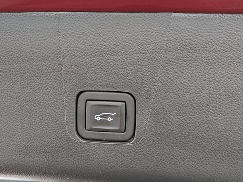 Used 2023 Chevrolet Traverse LT AWD/4WD image 17