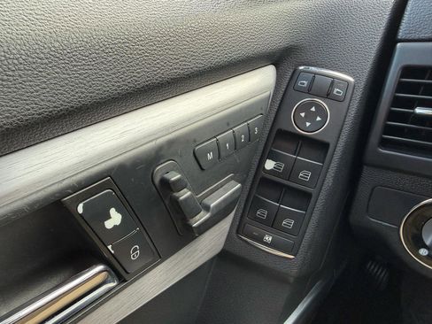 Used 2010 Mercedes-Benz GLK 350 4MATIC image 29