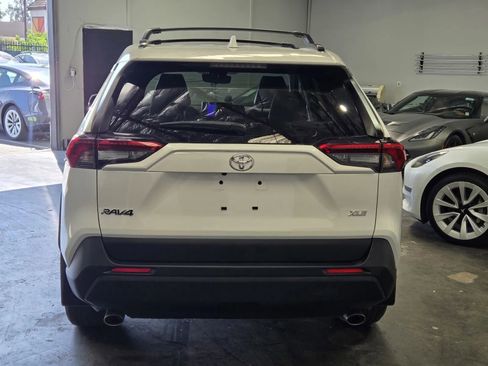 Used 2023 Toyota RAV4 XLE w/ Convenience Package FWD image 3