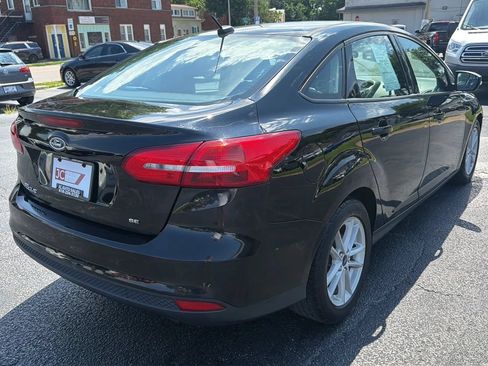 Used 2017 Ford Focus SE FWD image 5