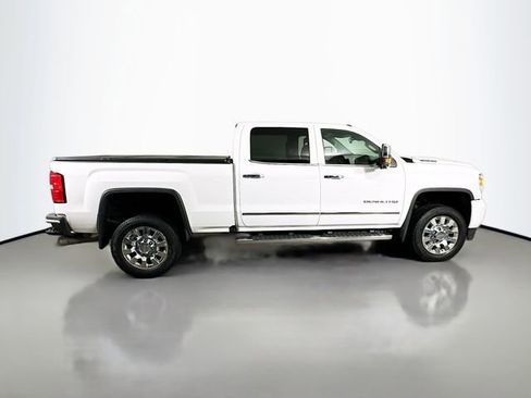 Used 2019 GMC Sierra 2500 Denali w/ Duramax Plus Package image 5