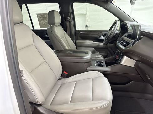 Used 2022 Chevrolet Tahoe LT w/ Luxury Package RWD image 28