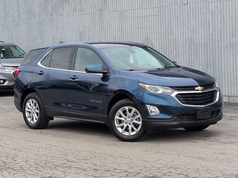 Used 2020 Chevrolet Equinox LT w/ Driver Convenience Package image 11