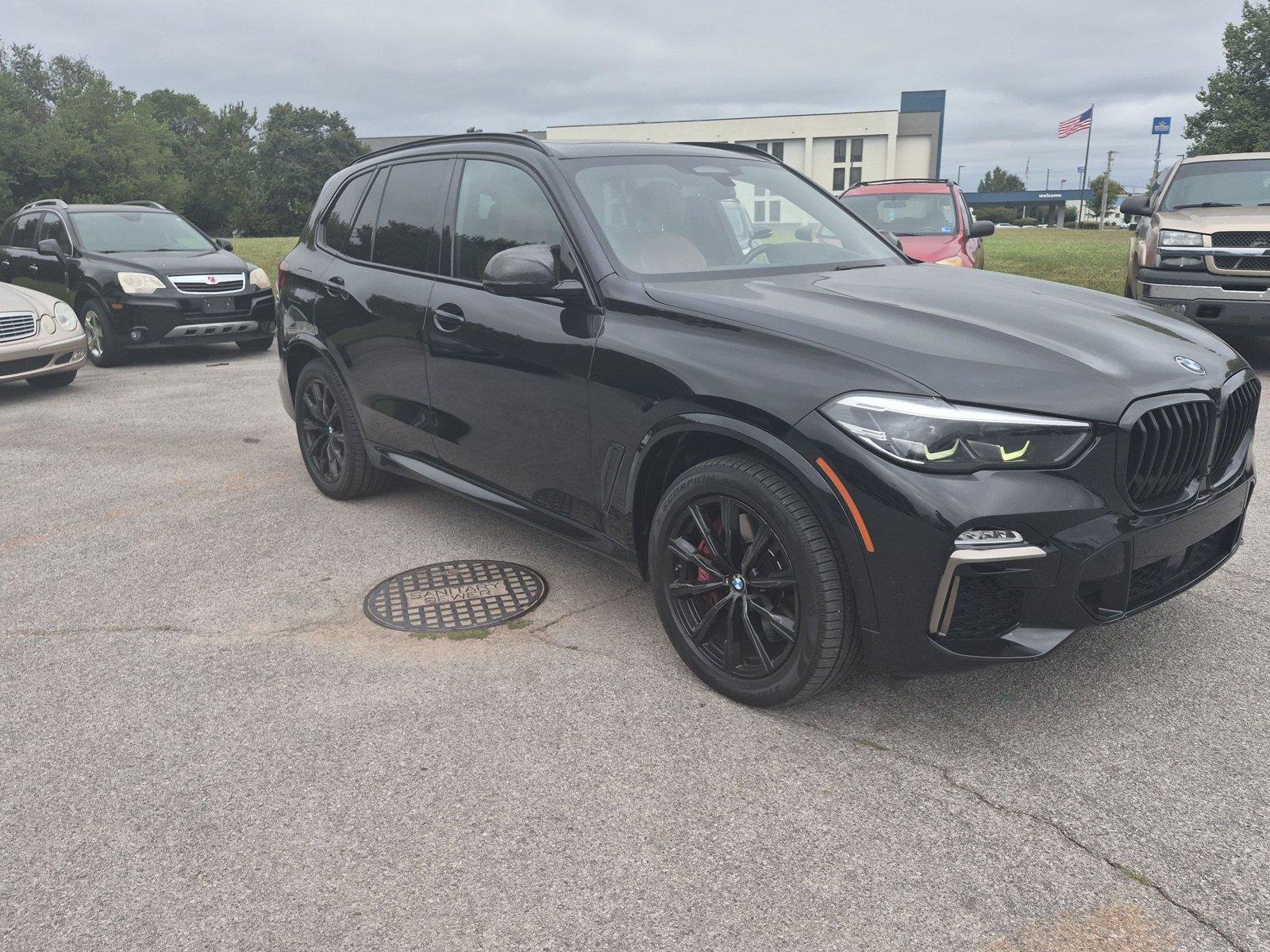 Used 2021 BMW X5 M50i AWD/4WD image 7