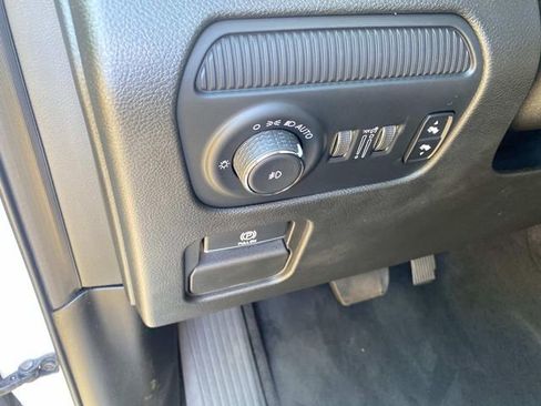 Used 2023 Jeep Wagoneer Series II AWD/4WD image 16