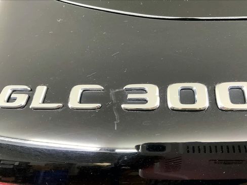 Used 2018 Mercedes-Benz GLC 300 4MATIC image 31