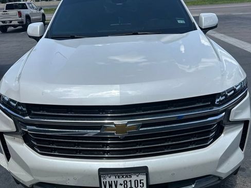 Used 2024 Chevrolet Tahoe LT w/ LT Signature Package RWD image 3