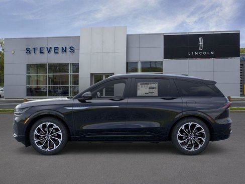 New 2026 Lincoln Nautilus Reserve image 4