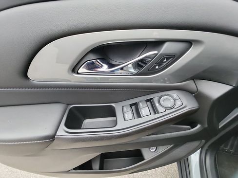 Certified 2023 Chevrolet Traverse LT image 27
