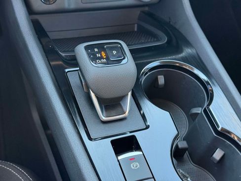 Used 2025 Nissan Rogue SV image 28