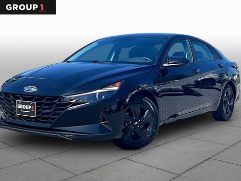 Used 2023 Hyundai Elantra SEL w/ Cargo Package FWD image 1