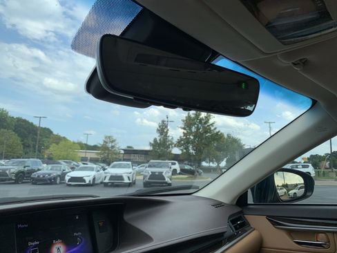 Used 2017 Lexus ES 350 w/ Premium Package FWD image 26