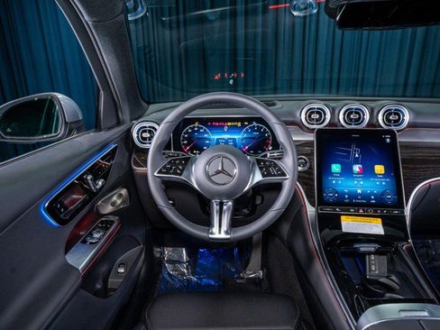 New 2025 Mercedes-Benz GLC 300 image 14
