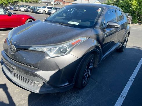 Used 2018 Toyota C-HR XLE FWD image 1