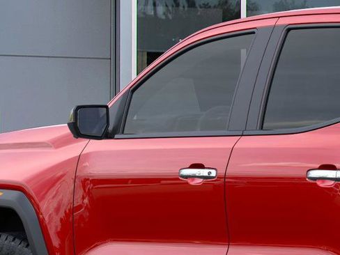 New 2026 GMC Canyon Denali image 12