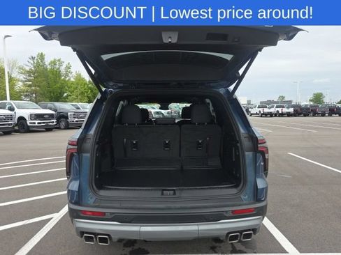 Used 2024 Chevrolet Traverse LT w/ LPO, Floor Liner Package FWD image 11