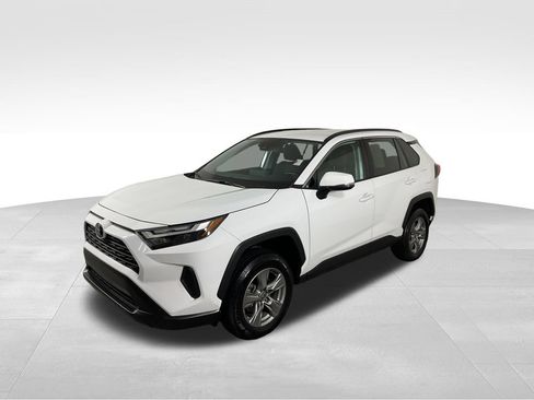 Used 2024 Toyota RAV4 XLE w/ Weather Package AWD/4WD image 4