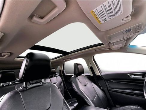 Used 2020 Ford Edge Titanium w/ Equipment Group 301A image 24