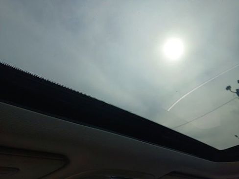 Used 2019 Jeep Cherokee Limited w/ Luxury Group image 23