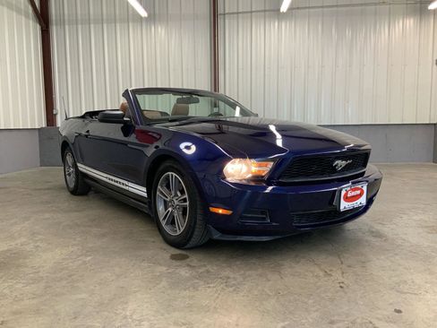 Used 2010 Ford Mustang Premium RWD image 8