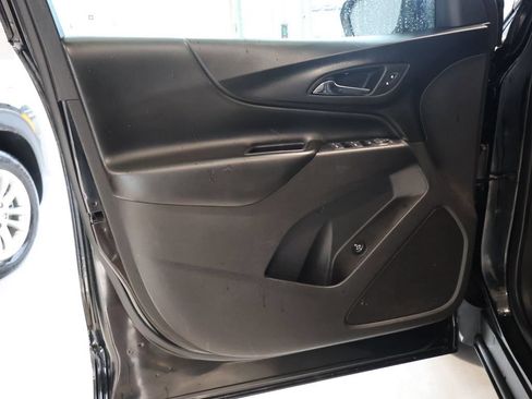 Certified 2018 Chevrolet Equinox LT FWD image 11
