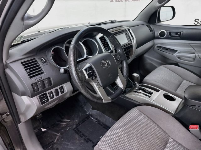Used 2014 Toyota Tacoma 4x4 Double Cab w/ SR5 Package image 9