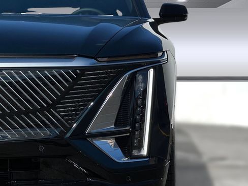 New 2026 Cadillac Lyriq Luxury w/ LPO, Floor Liner Package RWD image 9