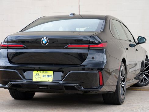 Used 2023 BMW 740i RWD image 5