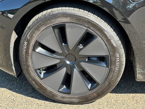 Used 2025 Tesla Model 3 Long Range image 41