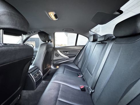 Used 2018 BMW 320i Sedan image 12