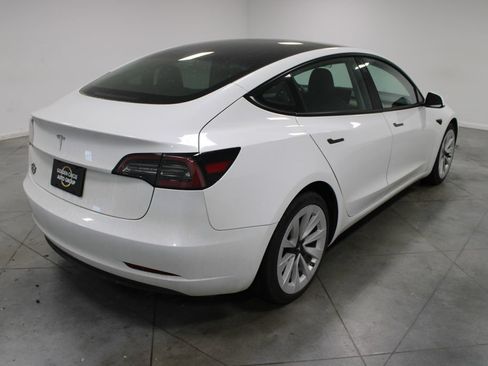 Used 2023 Tesla Model 3 Standard Range RWD image 9