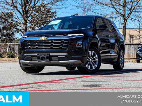 Used 2025 Chevrolet Equinox LT image 3