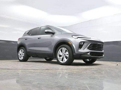 Used 2025 Buick Encore GX Preferred AWD/4WD image 44