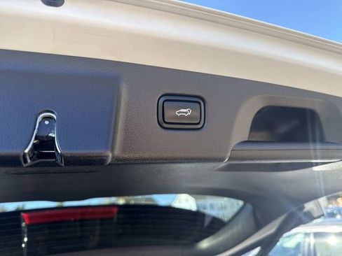 Used 2024 Hyundai Palisade SEL image 8