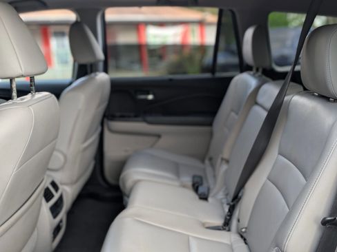 Used 2016 Honda Pilot Touring image 16