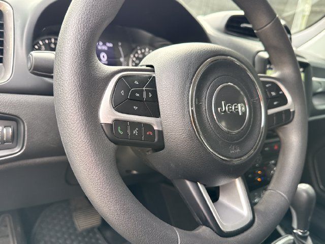 Used 2023 Jeep Renegade Latitude AWD/4WD image 15