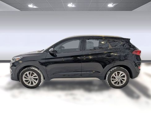 Used 2017 Hyundai Tucson SE image 2