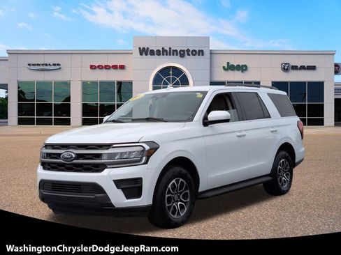 Used 2024 Ford Expedition XLT image 1