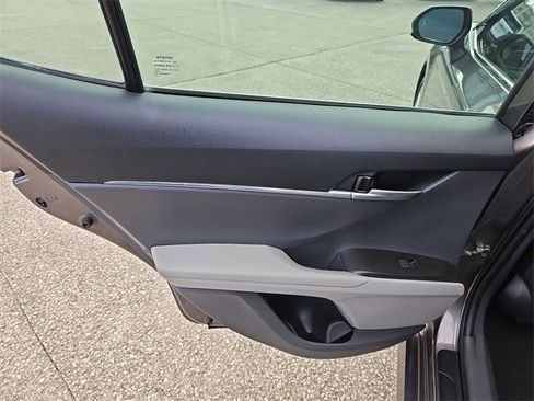 Used 2021 Toyota Camry LE image 13