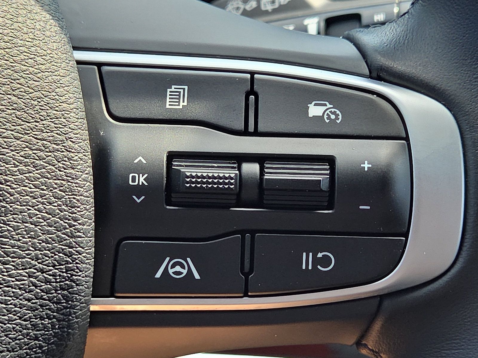 Used 2024 Kia Sportage EX FWD image 22