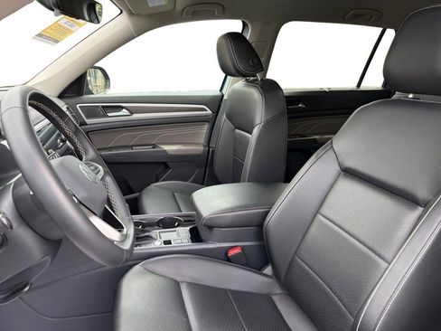 Certified 2023 Volkswagen Atlas SE image 14
