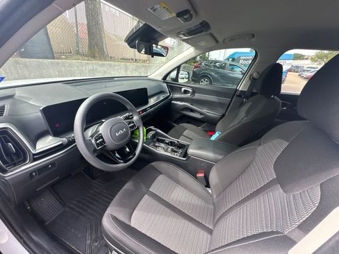 Used 2025 Kia Sorento LX FWD image 7
