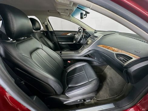 Used 2016 Lincoln MKZ FWD image 30