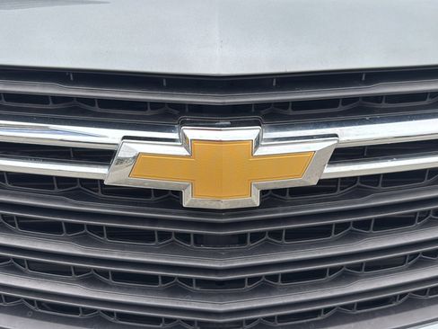 Used 2023 Chevrolet Traverse LS image 40