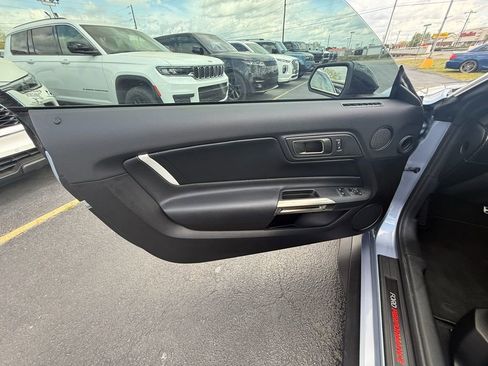 Used 2022 Ford Mustang Shelby GT500 w/ Carbon Fiber Track Pack image 11