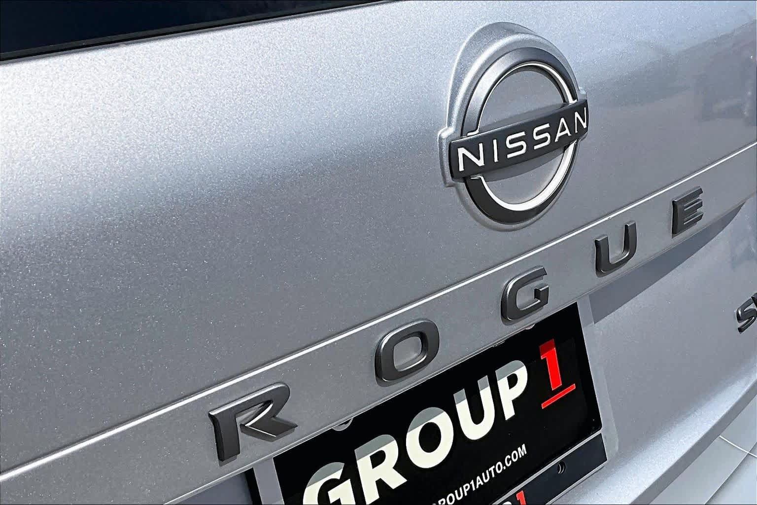 Used 2024 Nissan Rogue SV FWD image 30