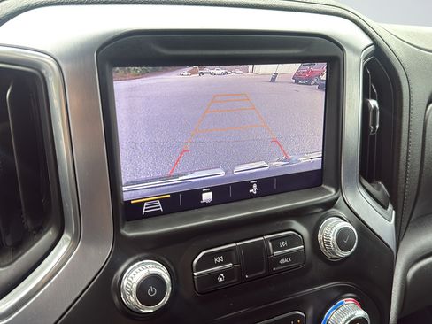Used 2019 GMC Sierra 1500 SLE w/ SLE Value Package AWD/4WD image 17