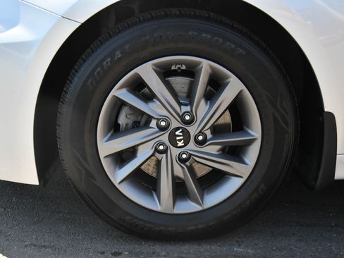 Used 2020 Kia Optima LX FWD image 12